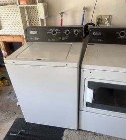 Maytag commercial washer & gas dryer set