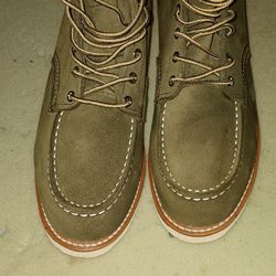 RED WINGS BOOTS SIZE 10 1/2 .NEW NOT WORN.