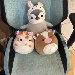 3 Squishmallows 