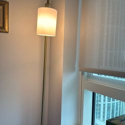 Floor Lamb. Gold Color