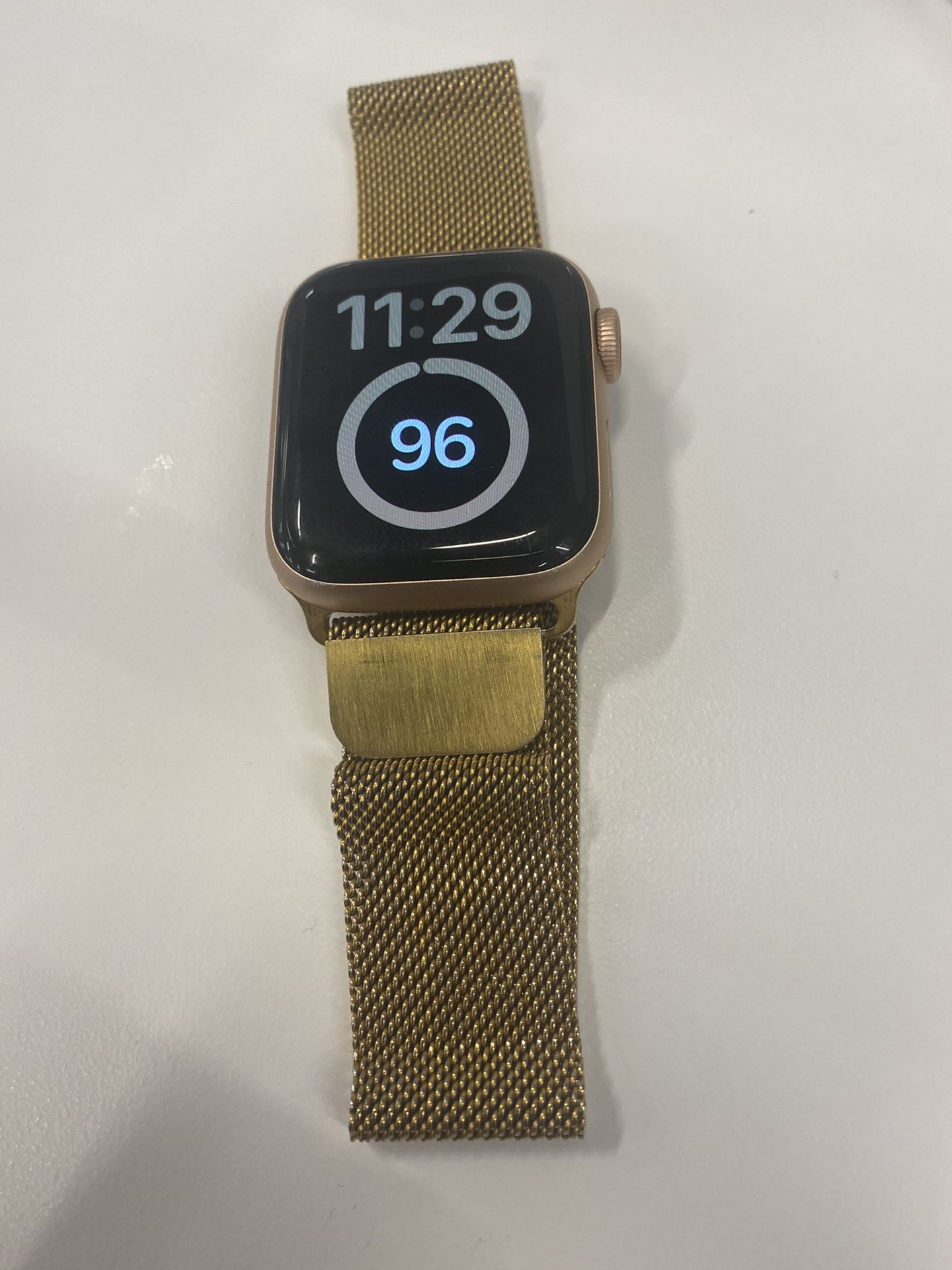 Apple Watch Series 4 Cellular And GPS
