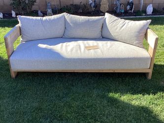 Harbour Outdoor Victorian Couch. Very Clean Retail New 6000 SOLID TEAK