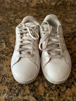 Adidas women’s sneakers size 7
