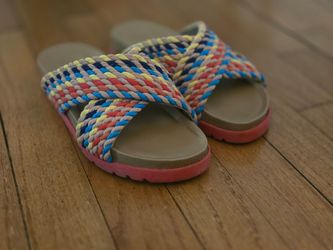 Sandles. Size 6.