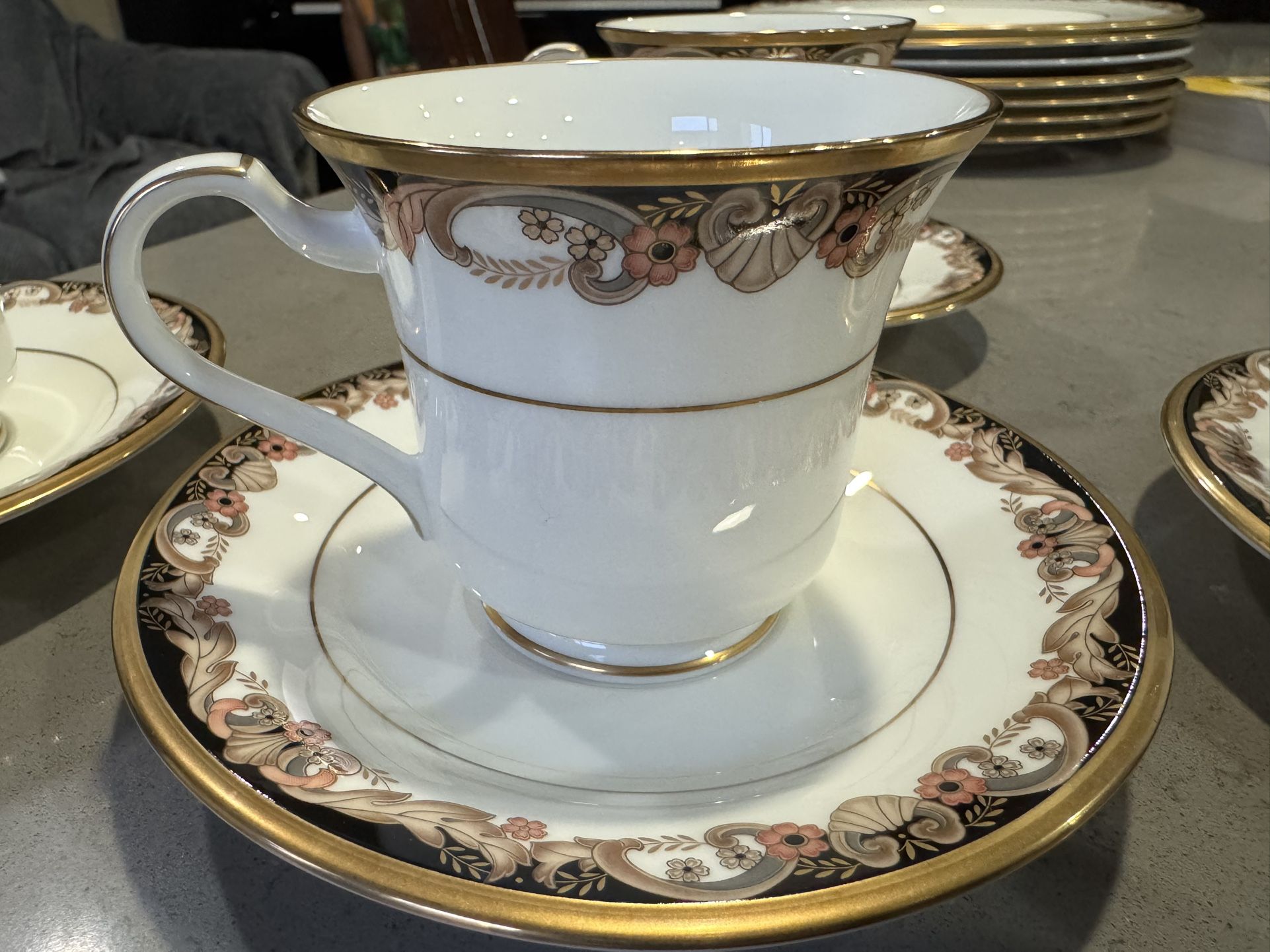 Noritake Bone China Tea Cup & Saucer Set - “Farentino” 4713 (Set of 5)