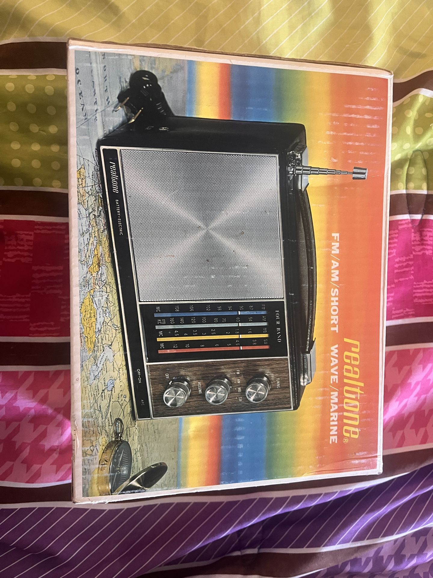 Vintage AM/FM Realtone Radio