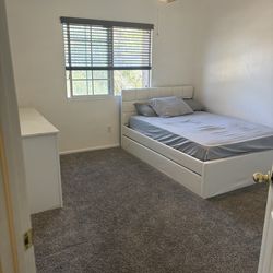 Full size bed