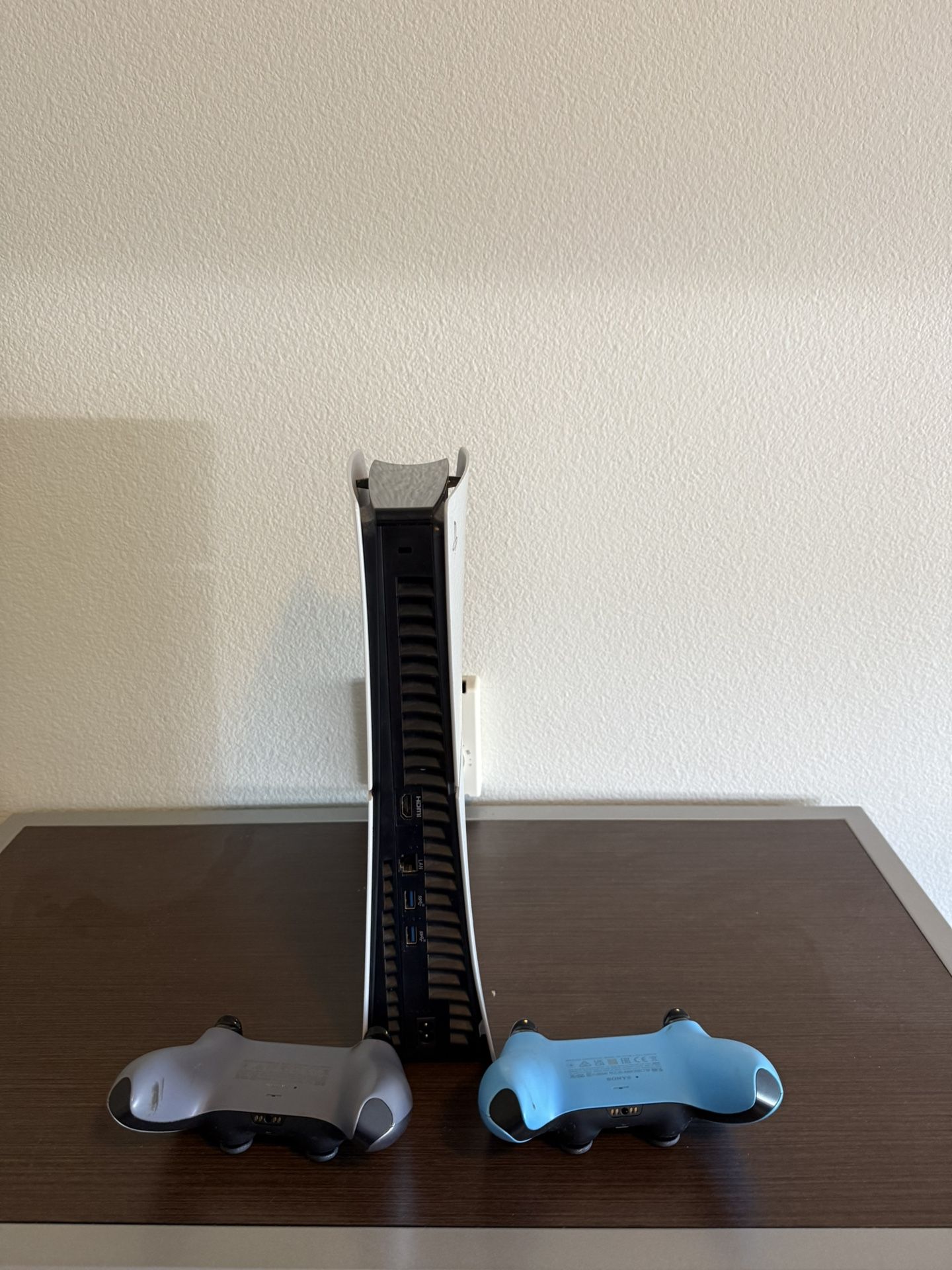 PS5 Disc Version + 2 DualSense Controllers