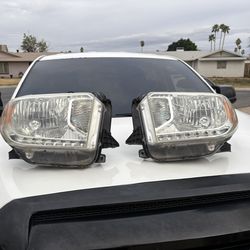 Tundra head lights