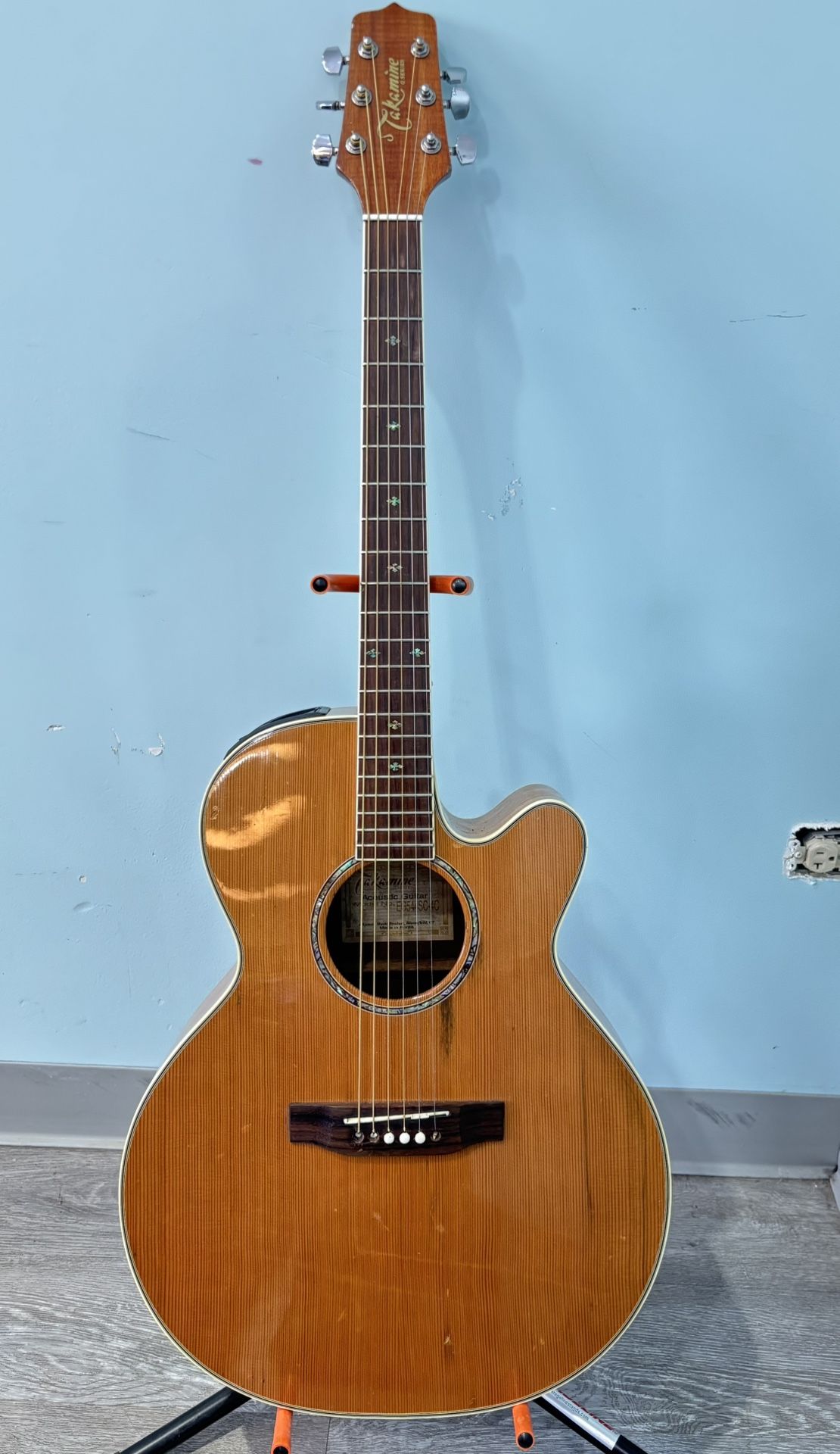 Takamine Acoustic Guitar 