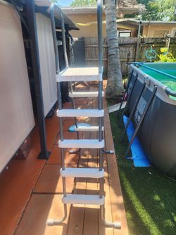 Five step pool ladder