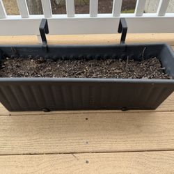 Plastic planter box for railing