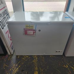 Amazing Ge Manual Defrost 10.7 Cu Ft Chest Freezer FCM11SRWW