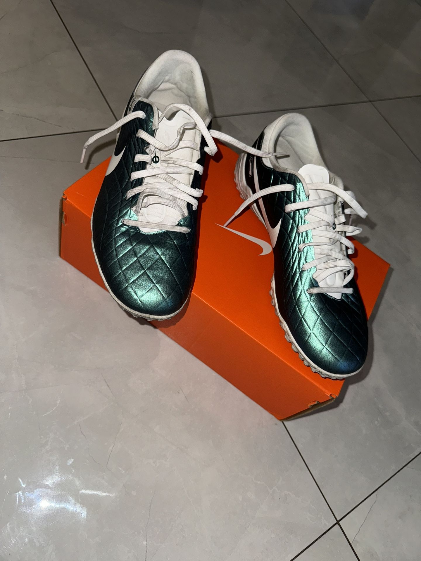 Nike Tiempo Emerald Legend 10 Academy - Main Image