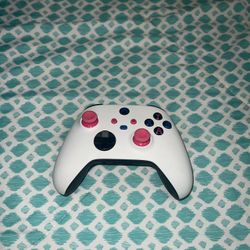 White XBox Wireless Controller With Pink Buttons