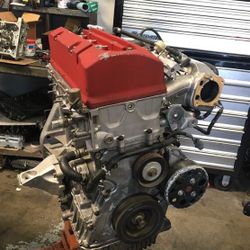 Honda s2000 Ap1 F20c rebuild engine..