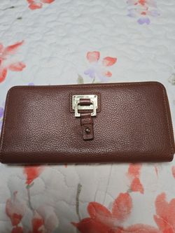 WALLET ALL LEATHER GREAT CONDITION  ,  VINCE CAMUTO  BRAND .