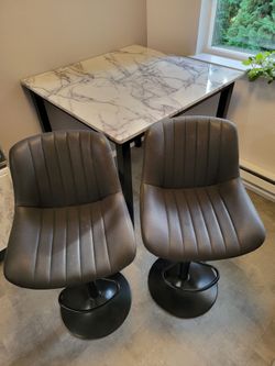 ADJUSTABLE BARSTOOLS