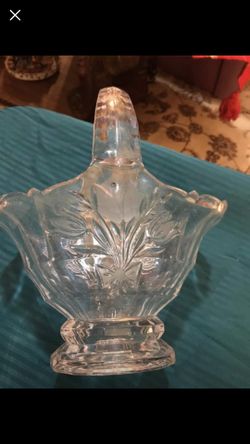 Beautiful vintage serving bowl.