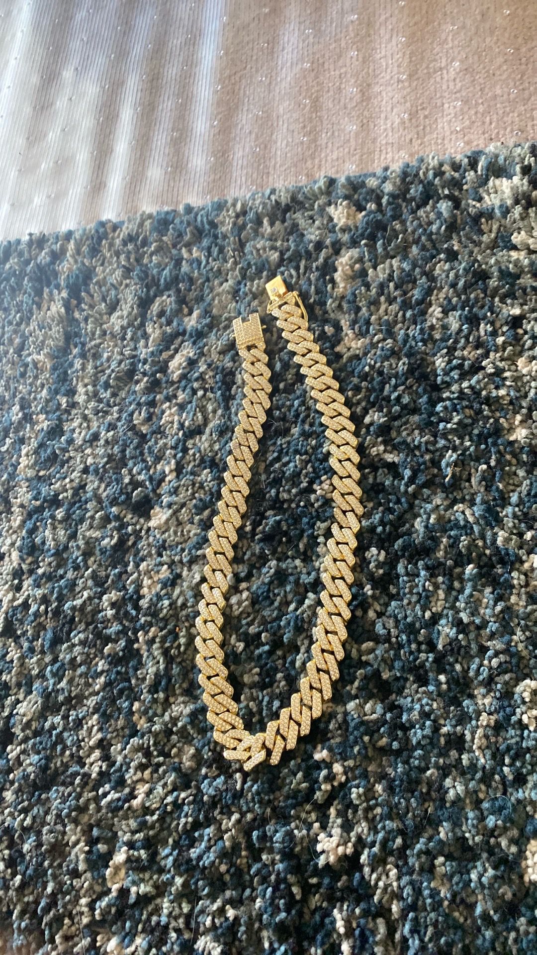 Of diamond plated chain