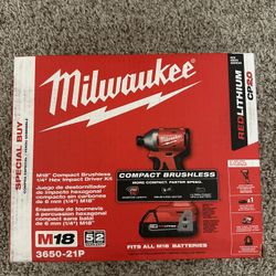 Milwaukee M18 Compact Brushless 1/4” Hex Impact Driver Kit