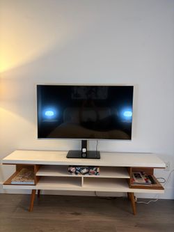 Mid-Century Modern TV Stand – Manhattan Comfort Utopia 70" (White & Wood)