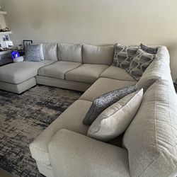 SECTIONAL COUCH FROM ROOMS TO GO