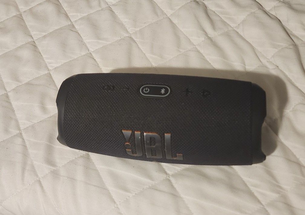 Altavoz portátil Bluetooth resistente al agua JBL Charge 5