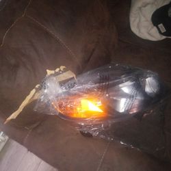 2 Headlamp Assemblys