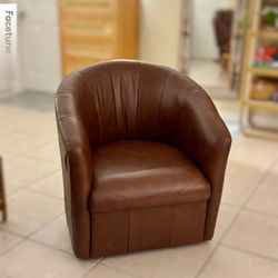 Natuzzi Brown Leather Club Chair 