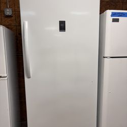 Upright freezer