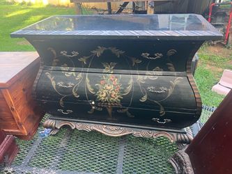 Bombay dresser