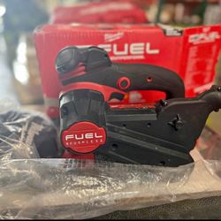 Milwaukee M18 FUEL 18-Volt Lithium-Ion Cordless Belt Sander (Tool-Only)