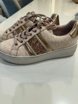 Micheal Kors Pink Gold Fashion Sneaker, size 6