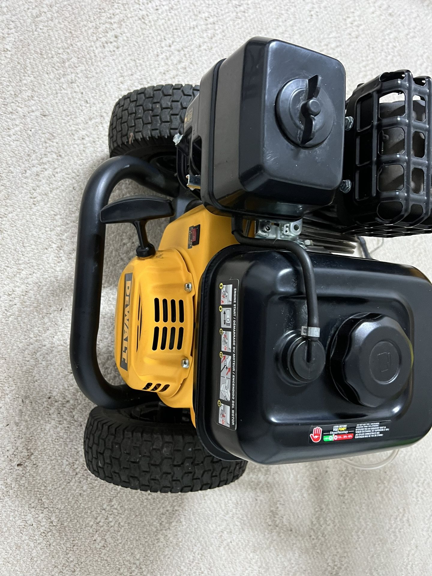 DEWALT DXPW3425E 3400 PSI 2.5 GPM Gas Cold Water PressUre Washer