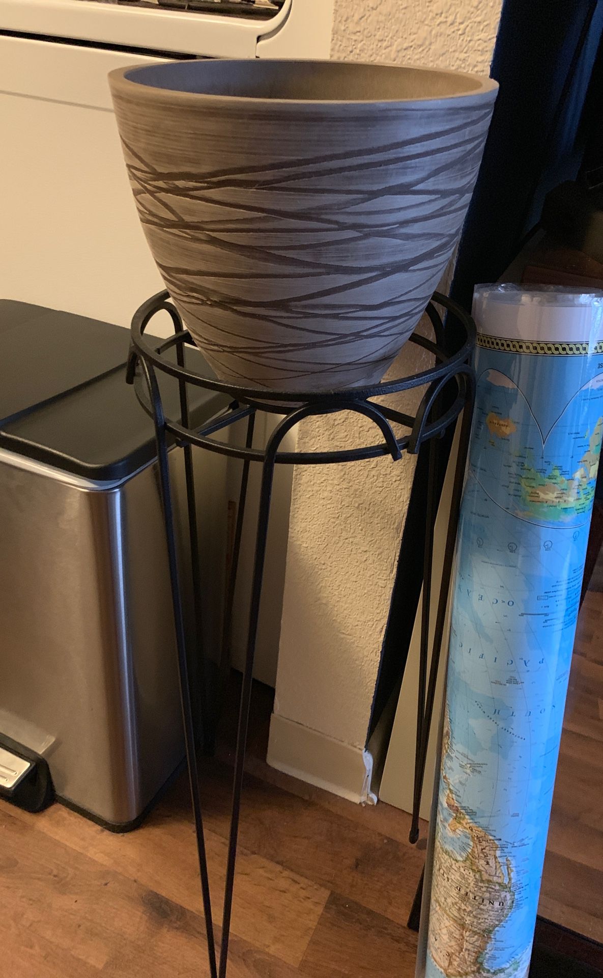 Plant pot and stand