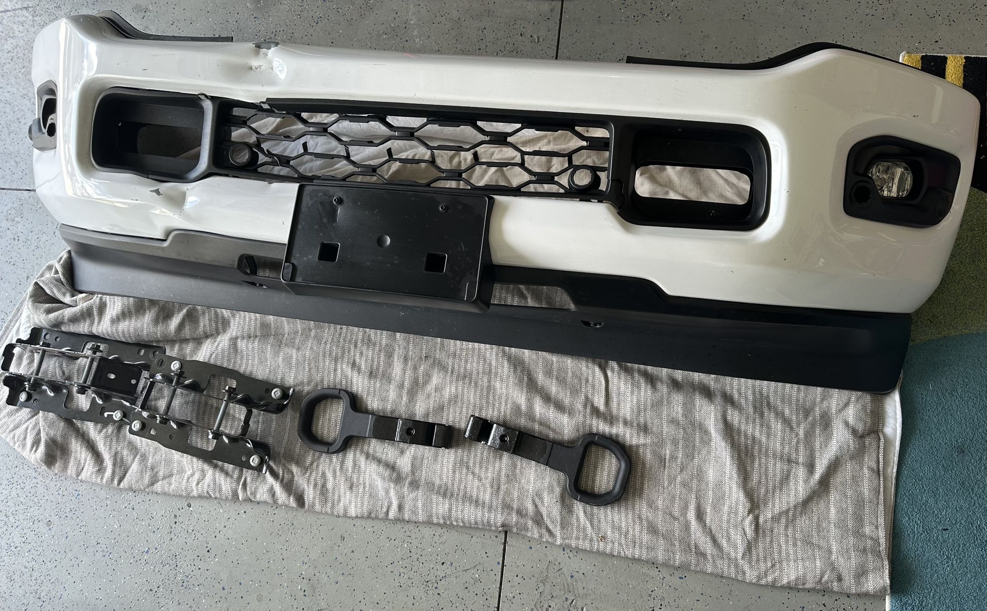 Ram Front Bumper (White/5th Gen)