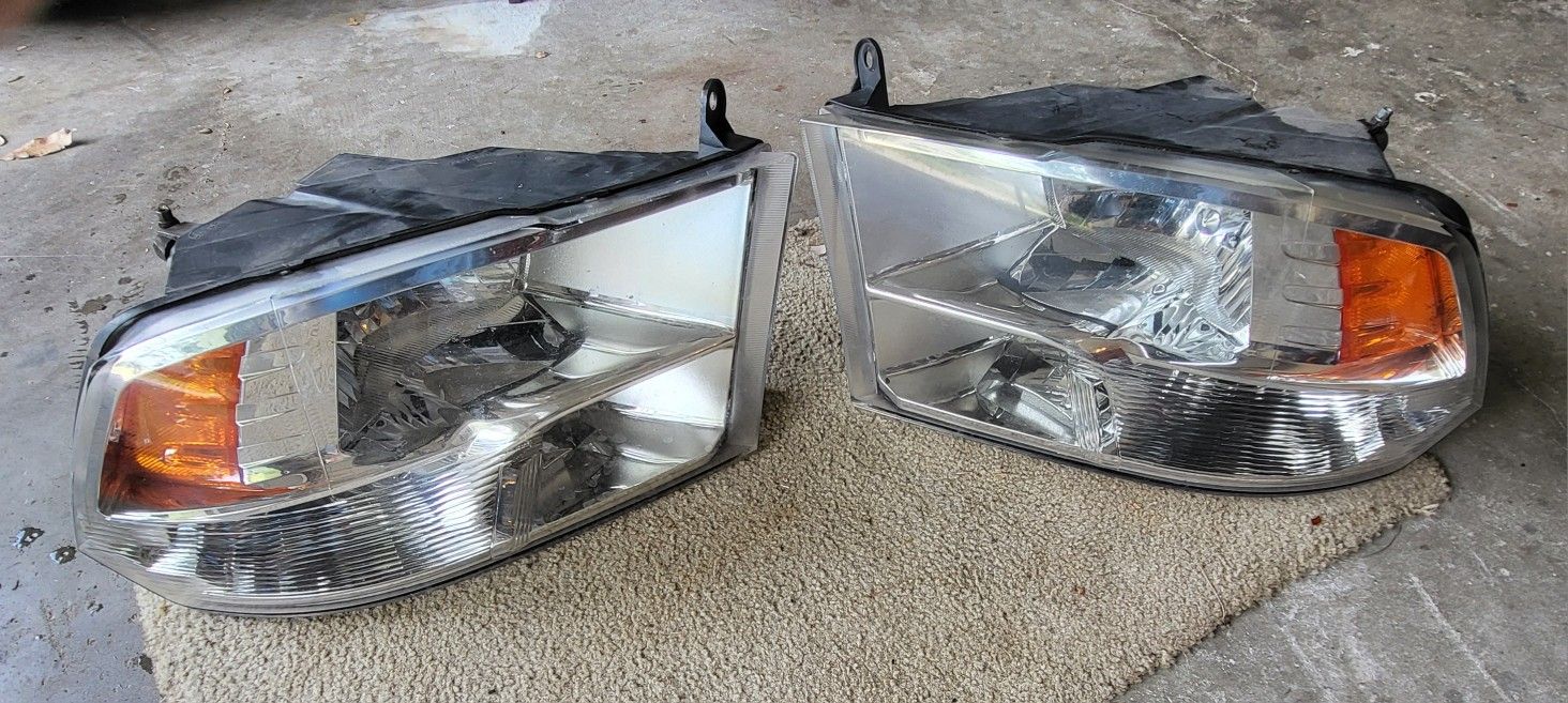 OEM Headlight Fixtures Ram 2011