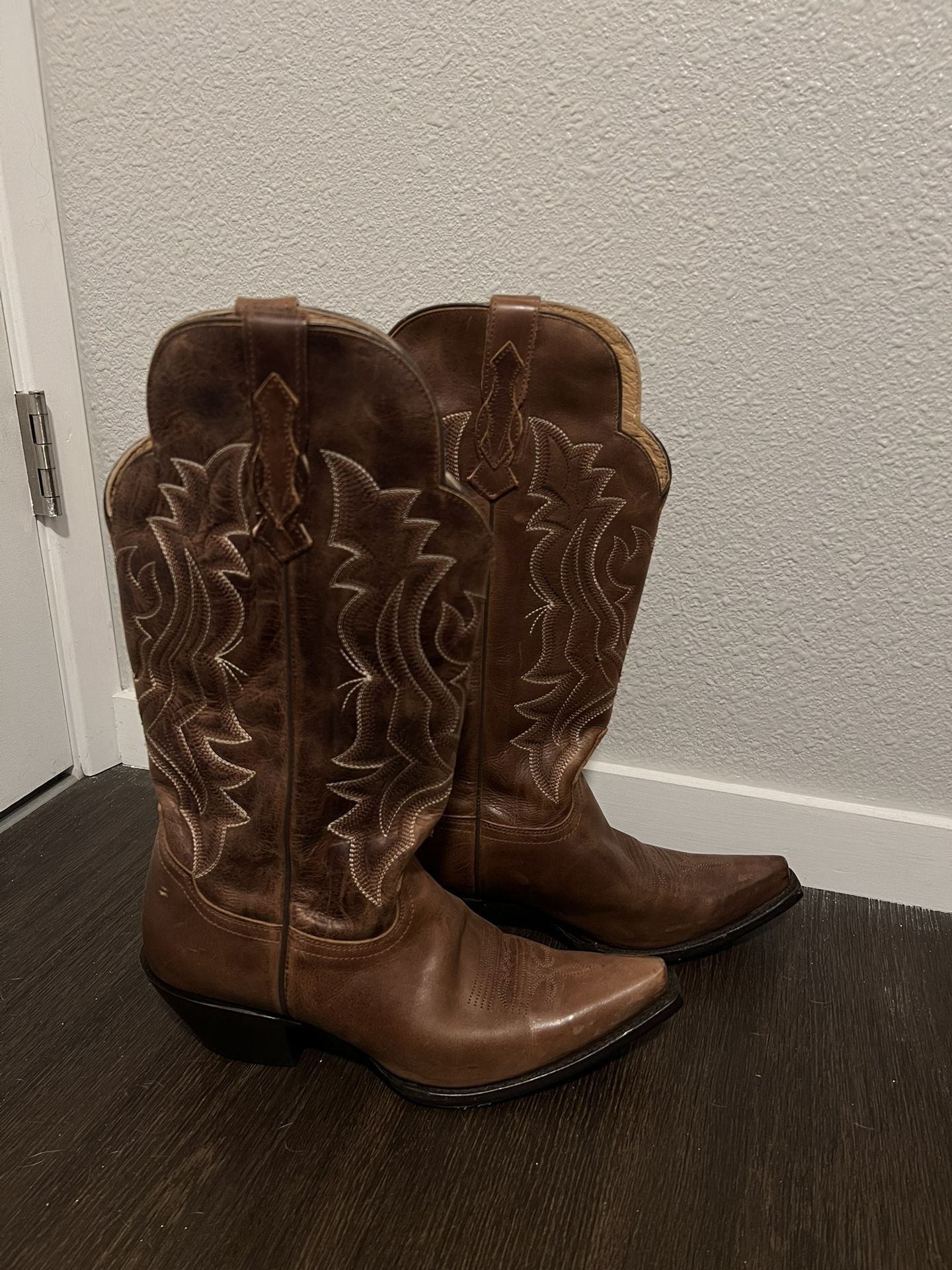 Idyllwind Cowgirl Boots Size 9.5