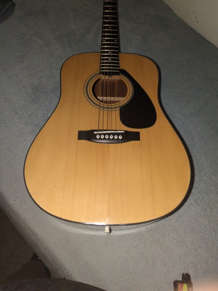 Yamaha Guitar