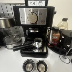 Delonghi Espresso Machine – Excellent Condition – $85 OBO