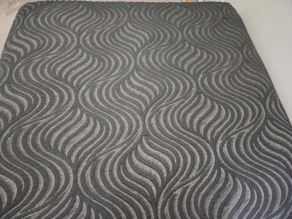 King Size Sealy Mattress