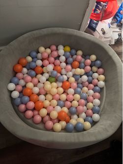 Kids' Ball Pit for Home with 200 Balls