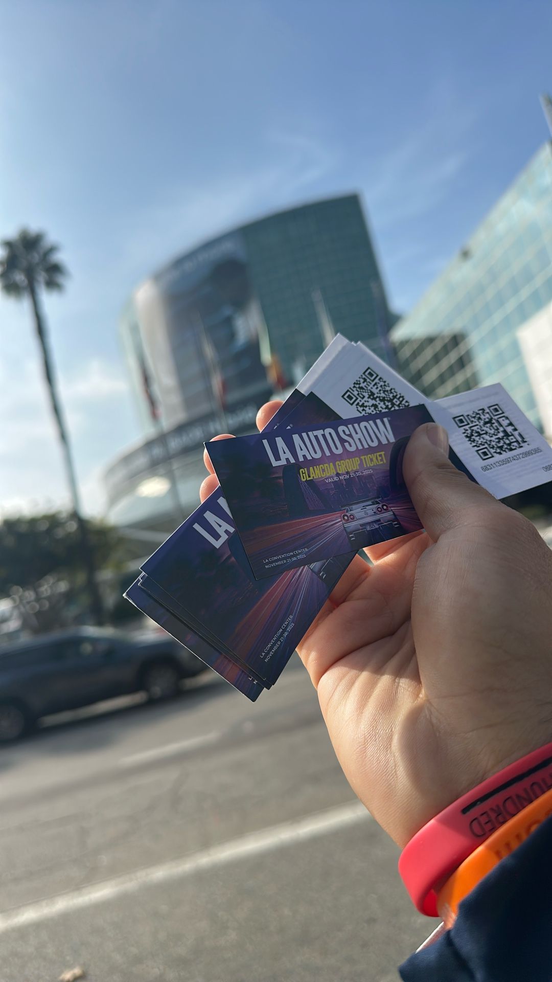 LA auto Show Tix. Last Day Is Today 