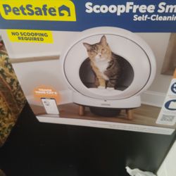 Scoop Free  Cat Litter Smart Box 