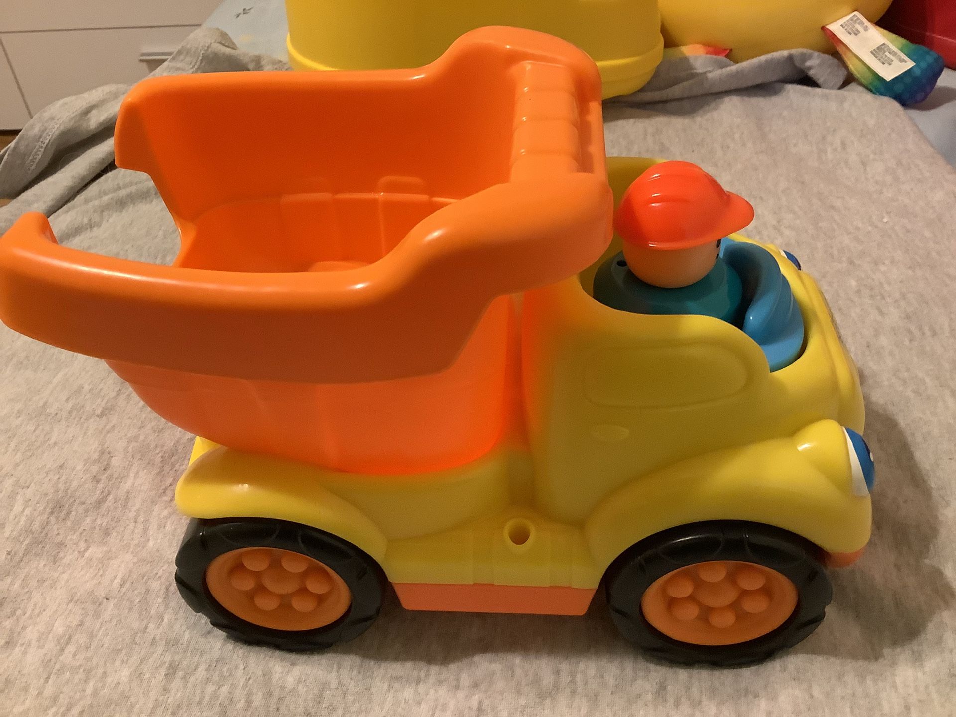 Fisher Price Toy Dump Truck With Man Like New