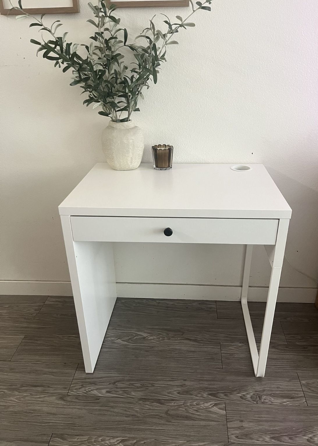 White Ikea Desk