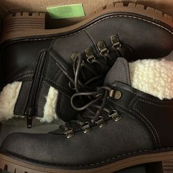 Sport boots women’s size 7 kleo shearling ankle booties brown.