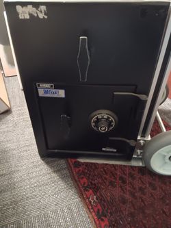 Floor safe