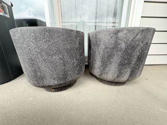 Set of 2 Stone Plant Pots